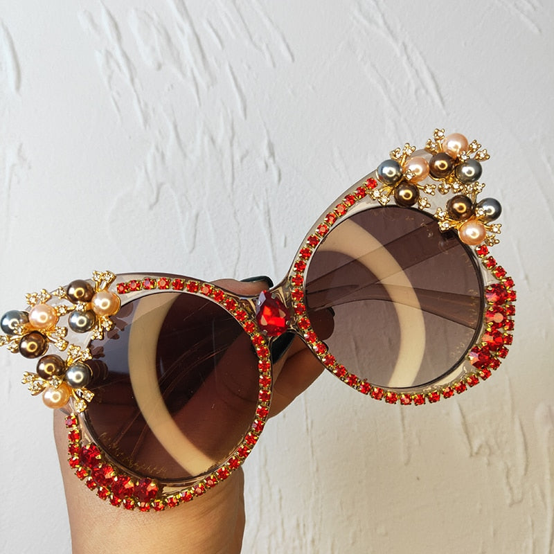 Luxury Brand Designer Bling Bling Butterfly Sunglasses For Women 2023 Diamond Vat Eyes Sun Glasses Lunette Soleil Femme