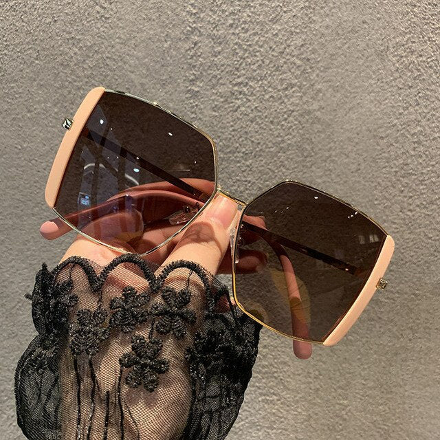 2022 New Women Sunglasses Luxury Brand Designer Women Vintage Sun Glasses UV400 Lady Sunglasses Shades Eyewear Sunglasses