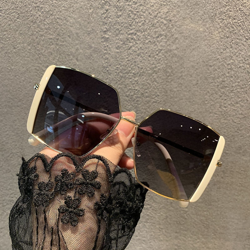 2022 New Women Sunglasses Luxury Brand Designer Women Vintage Sun Glasses UV400 Lady Sunglasses Shades Eyewear Sunglasses