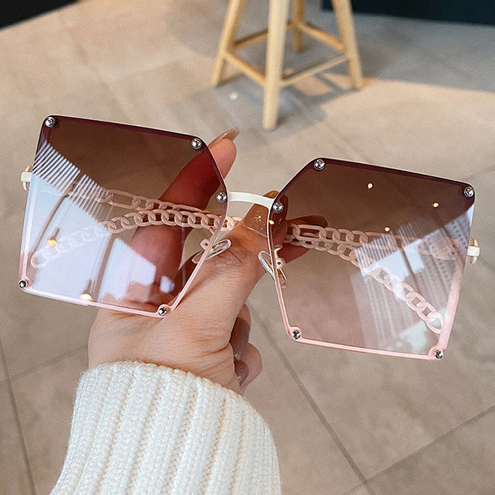 2023 New Fashion Oversize Gradient Sunglasses For Women Vintage Alloy Chain Frame Rivet Square Sun Glasses Female Elegant Shades