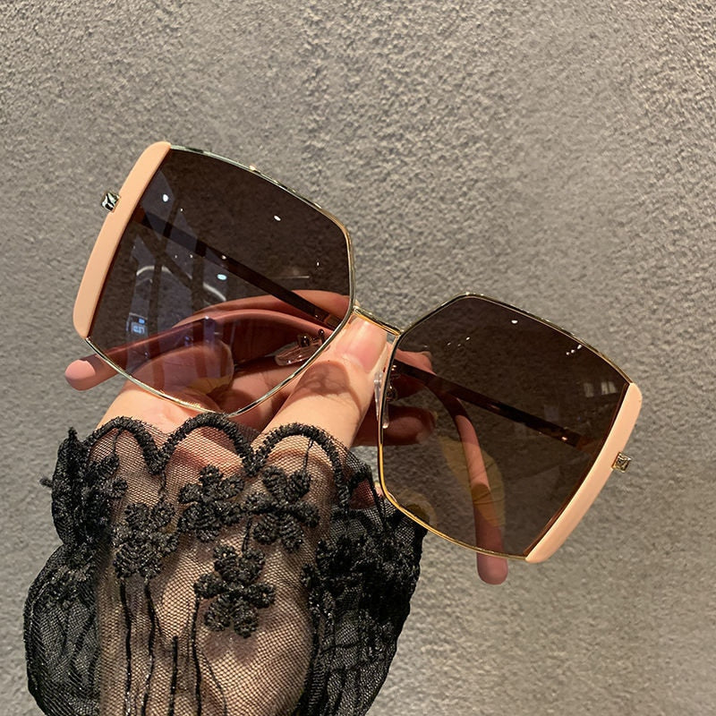 2022 New Women Sunglasses Luxury Brand Designer Women Vintage Sun Glasses UV400 Lady Sunglasses Shades Eyewear Sunglasses